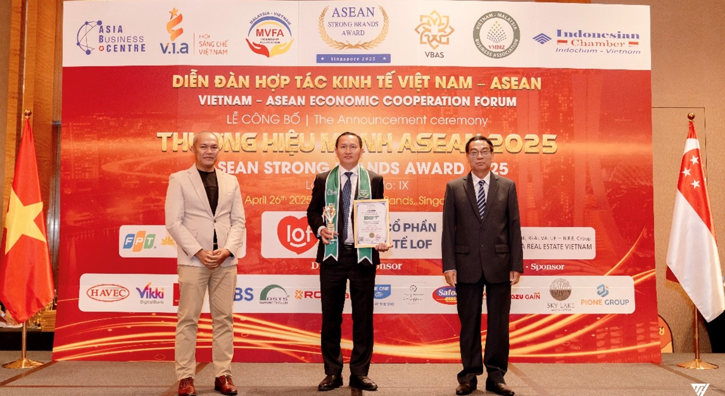 PCT ĐƯỢC VINH DANH “SẢN PHẨM – DỊCH VỤ CHẤT LƯỢNG ASEAN 2025” TẠI SINGAPORE.